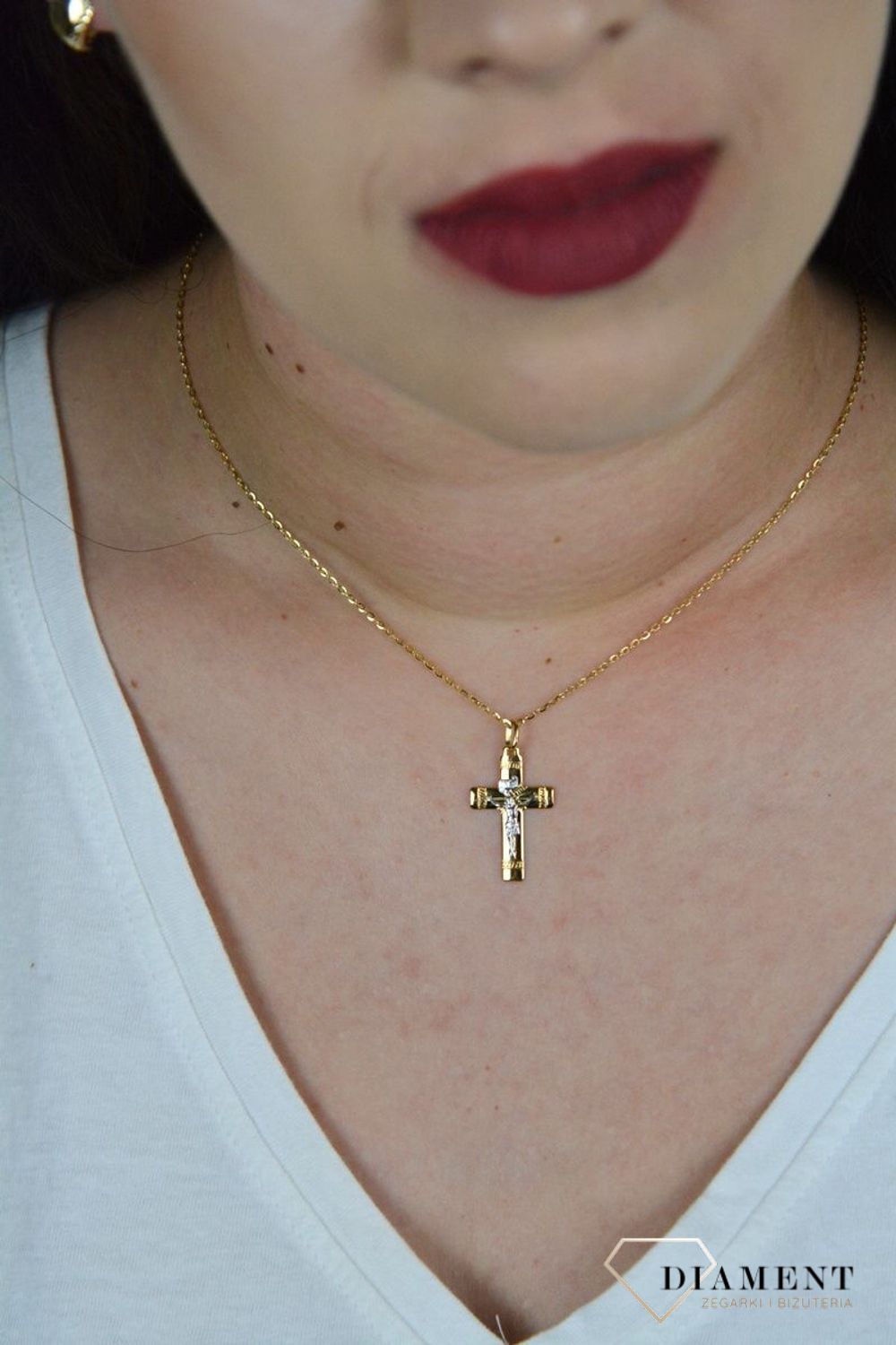 Złota zawieszka krzyżyk z grawerem wizerunek białe złoto ZA 970A.jpg